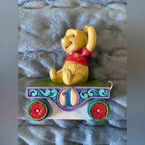 Disney Showcase Collection Figurine Winnie the Pooh Birthday train car 1